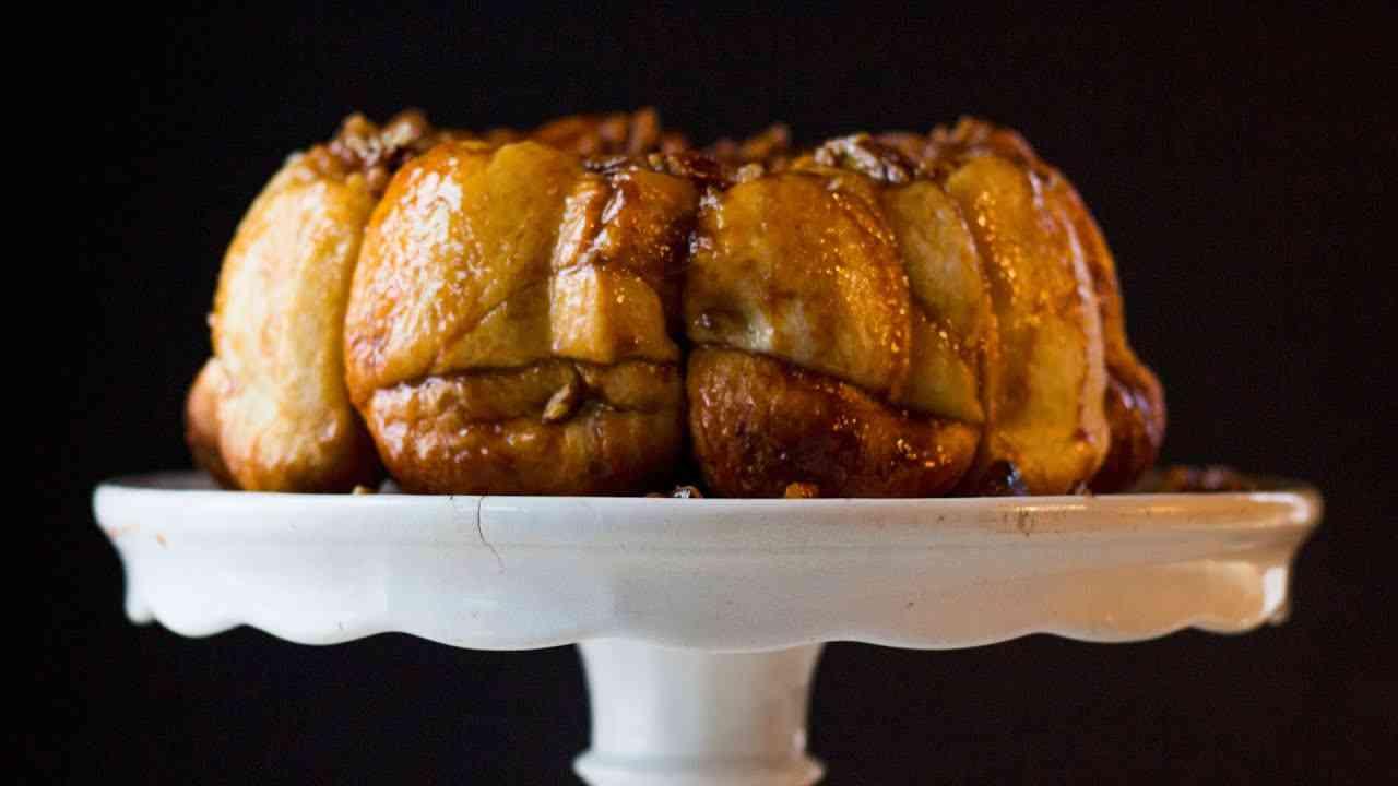Classic Rhodes Monkey Bread – Sticky Sweet Pull-Apart Bread